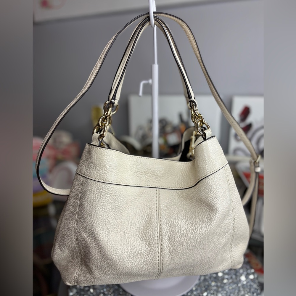 Coach 2018 Lexy Shoulder Bag EUC - Picture 4 of 11
